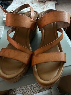 Women’s Tan Strappy Wedge Sandals by Bass sz 11